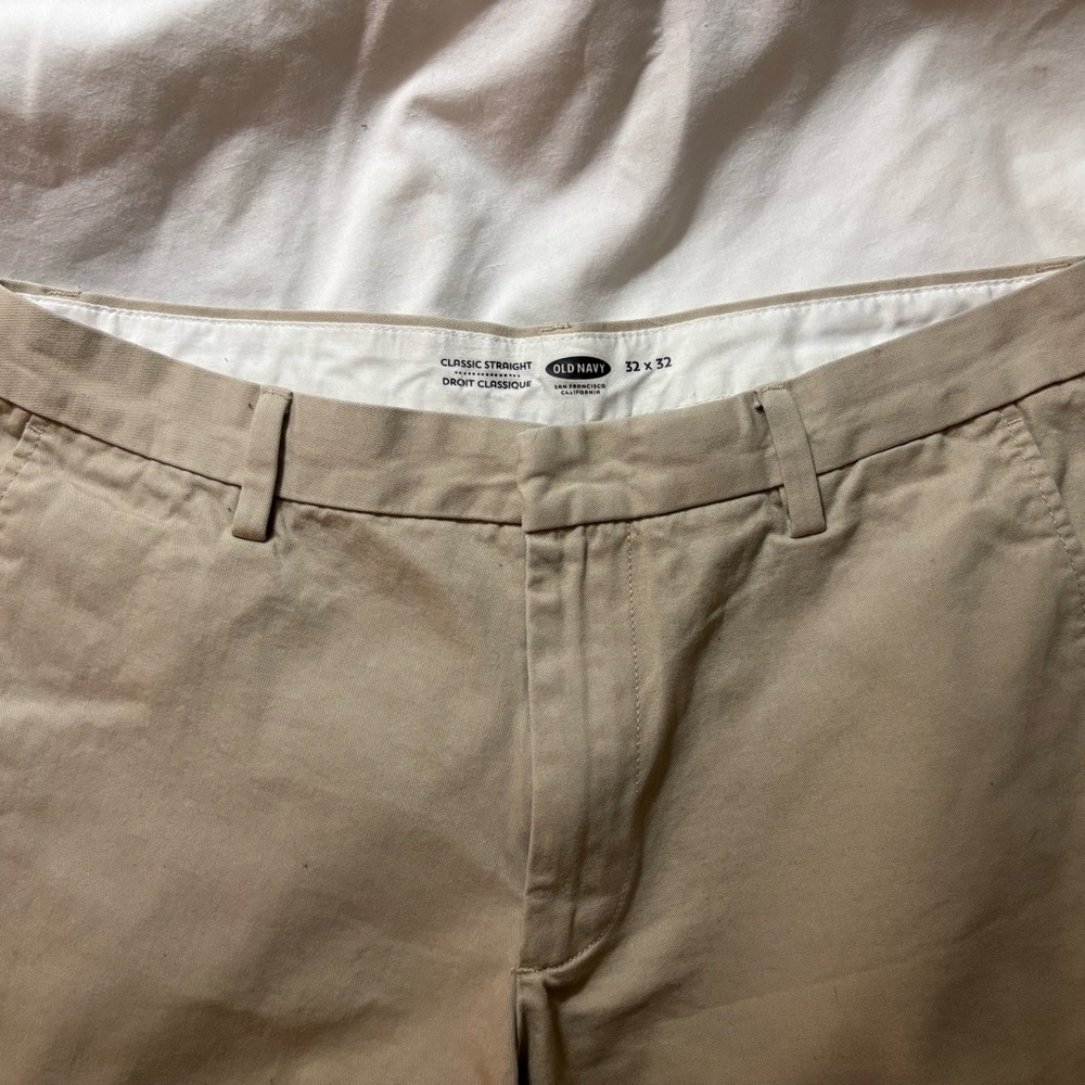 Old Navy Khakis 32x32 classic straight